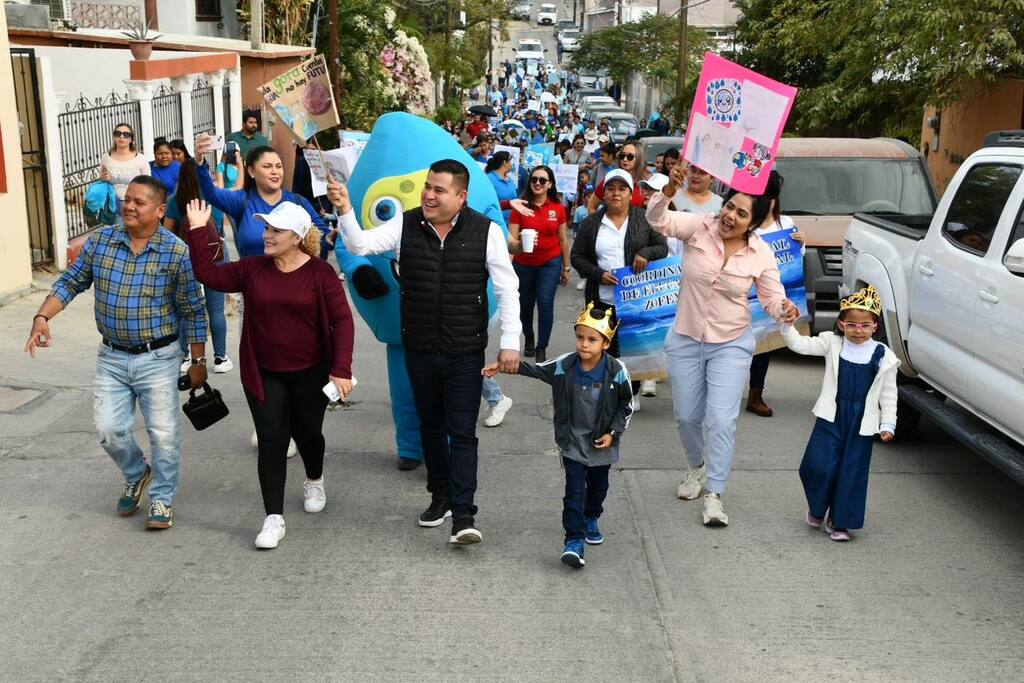 Con la participación de niñas y niños de la escuela primaria Gregorio Cruz y Rodríguez se llevó a cabo el “Desfile por el Agua”. 10 431403696 802873678544245 3849867762716875681 n