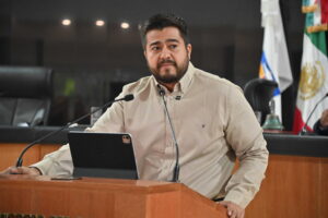 Llaman a SICT a reparar paraderos del corredor turístico de LC 24 DIP OMAR TORRES OROZCO 260616 3